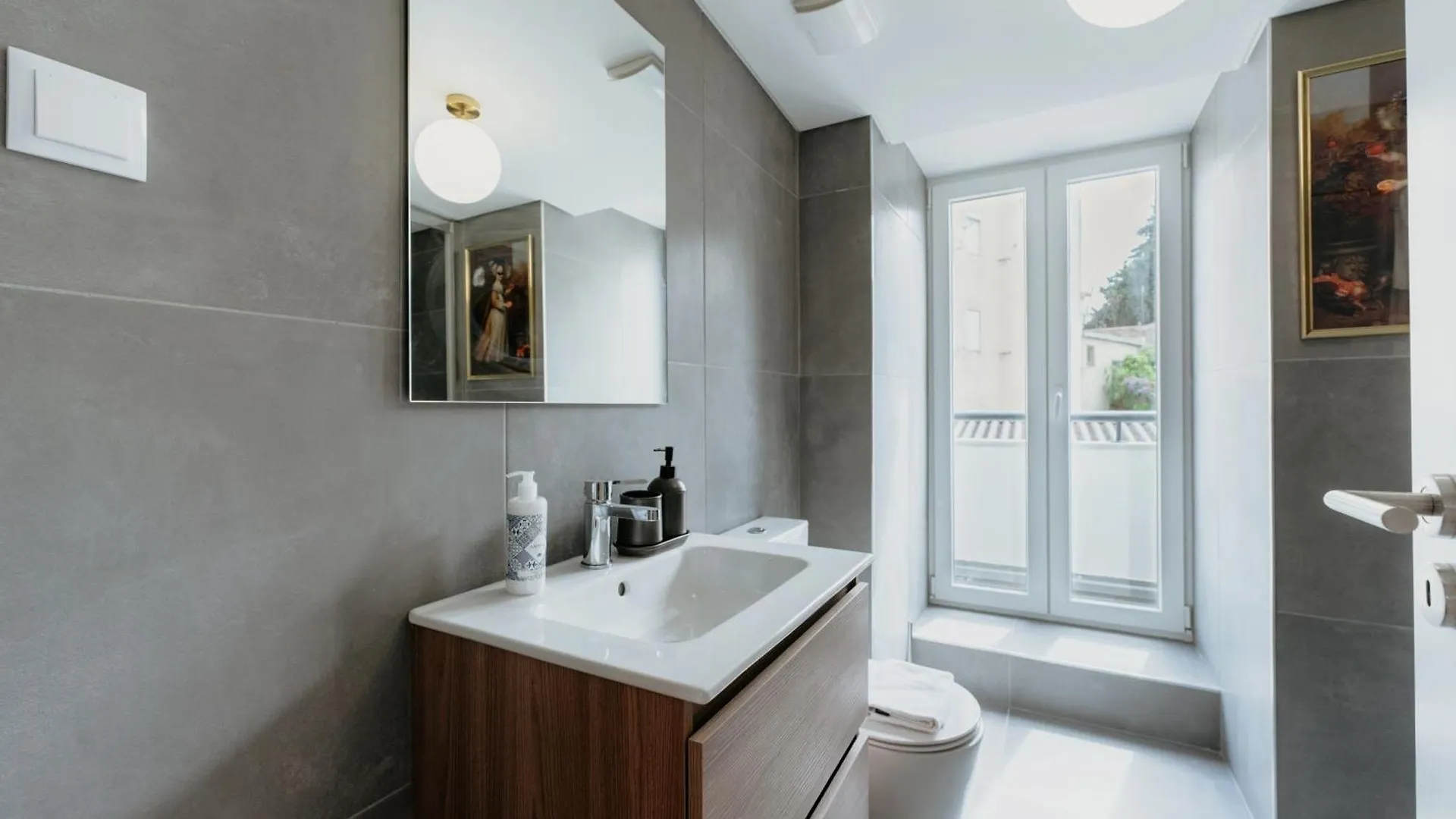 Mary Orange - No 236 2E - Stylish One-Bedroom Escape Lisboa